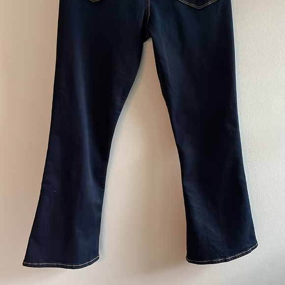 Frame Denim Le Crop Mini Boot jeans in dark wash with contrast stitching - Picture 5 of 6